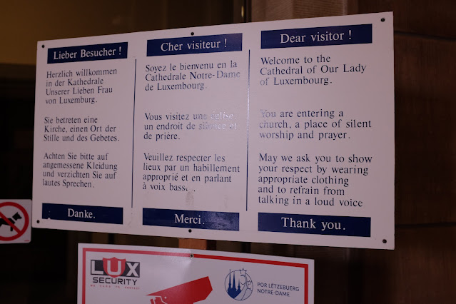 盧森堡較常看到法文,或是這樣三種語言並列。